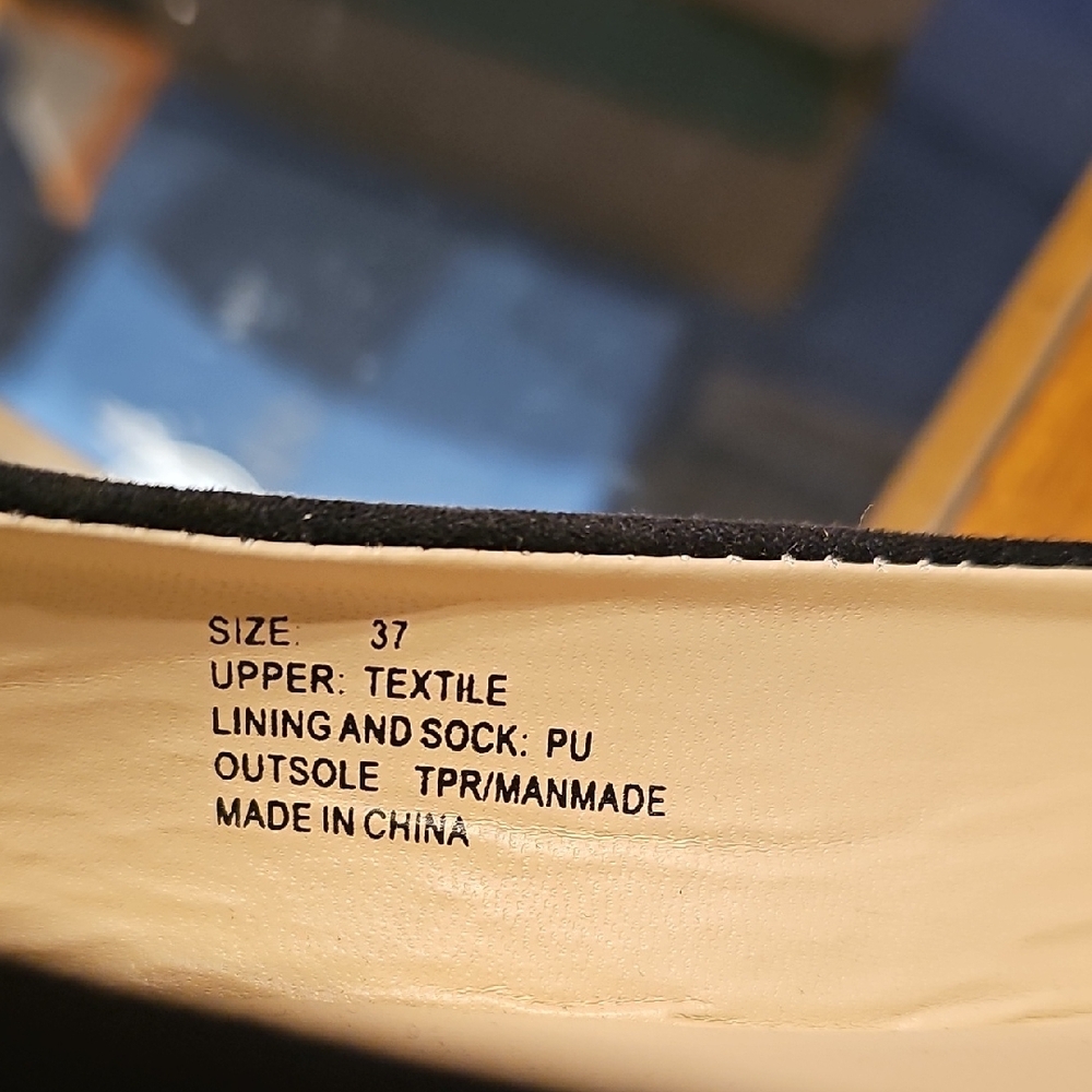 Serengeti Black Flats with Floral Embroidery - Picture 3 of 7